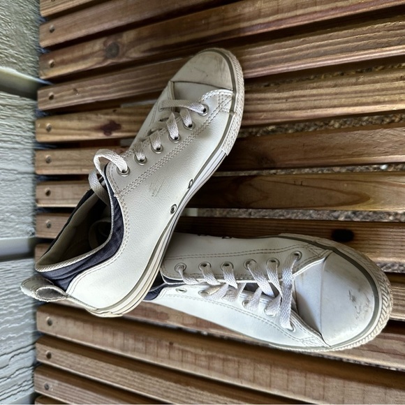 Converse Chuck Taylor All Stars Low Tops White Leather Juniors 5 Sneakers Shoes - Picture 11 of 13